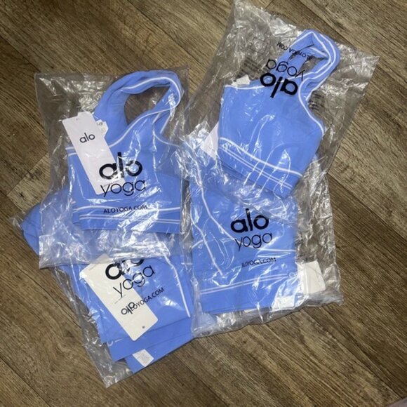 ALO Yoga Set - Picture 8 of 11